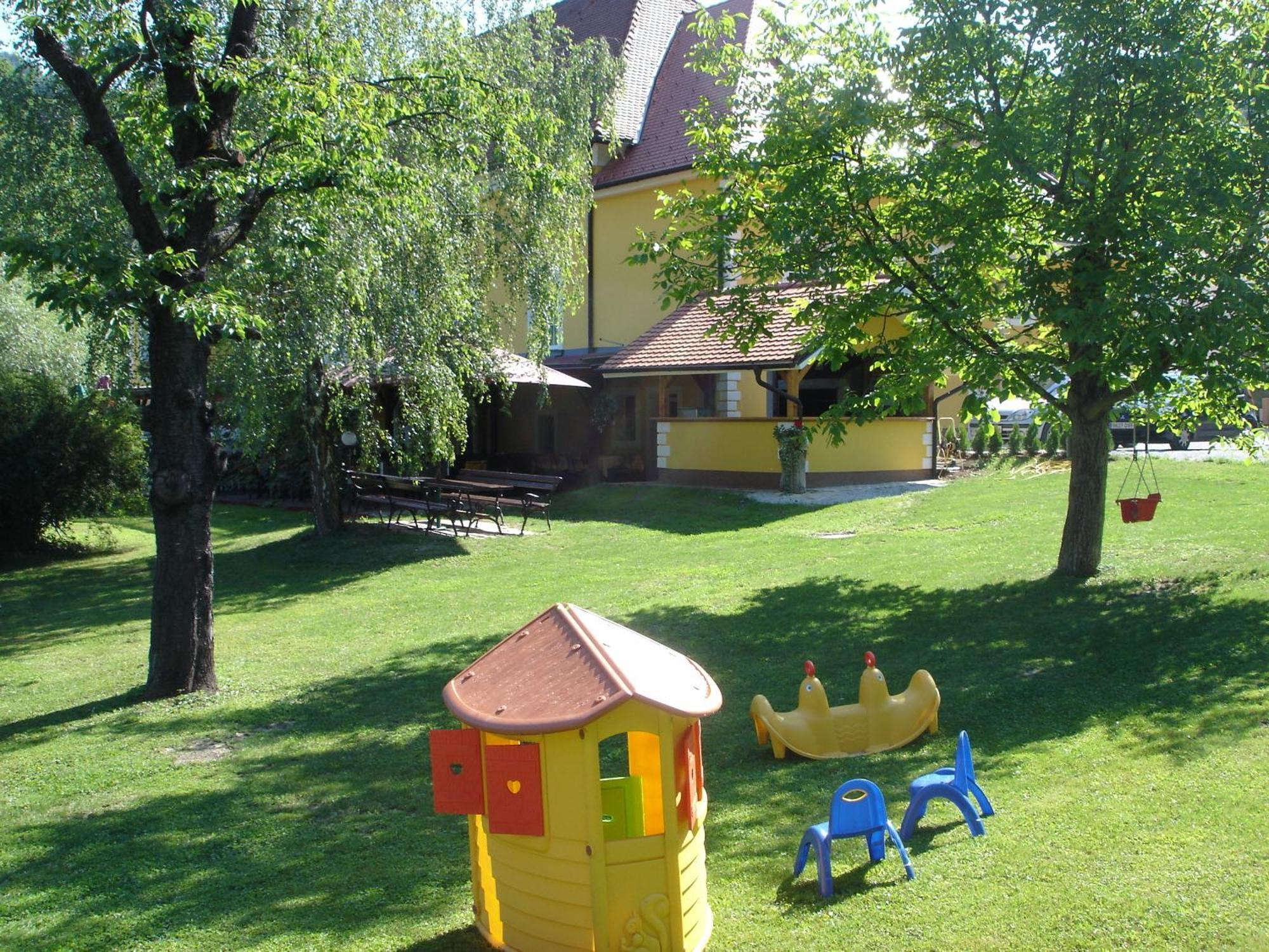 Guest House Cater Laško Eksteriør bilde